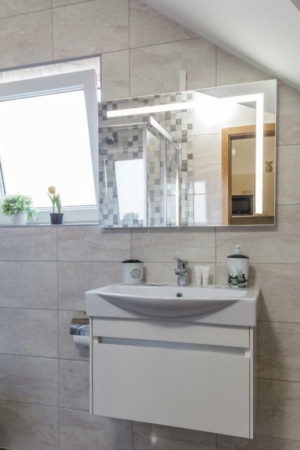 Studio Apartments Eagle ラコヴィツァ エクステリア 写真